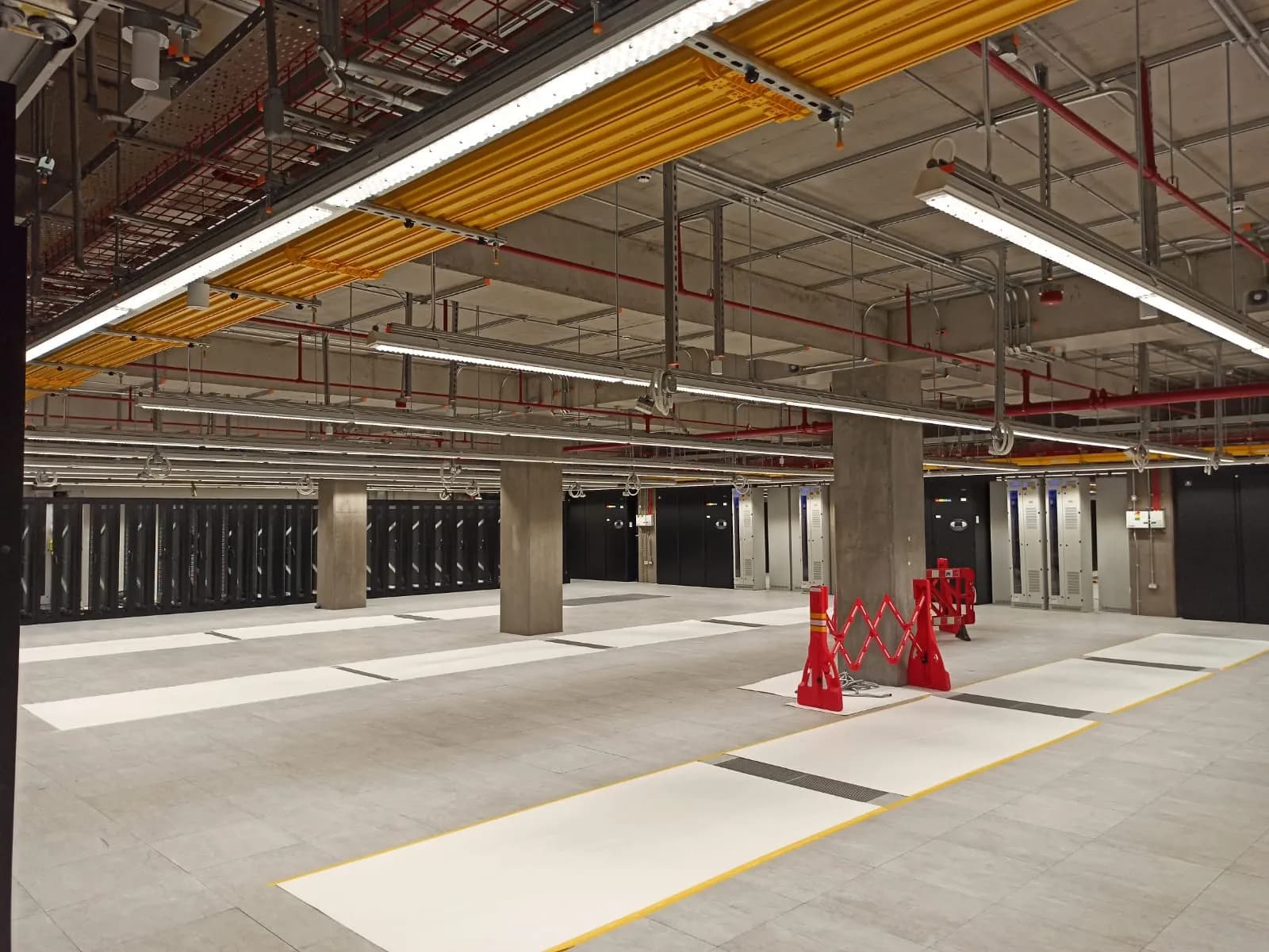 Equinix IL4 Veri Merkezi Elektromekanik Projesi
