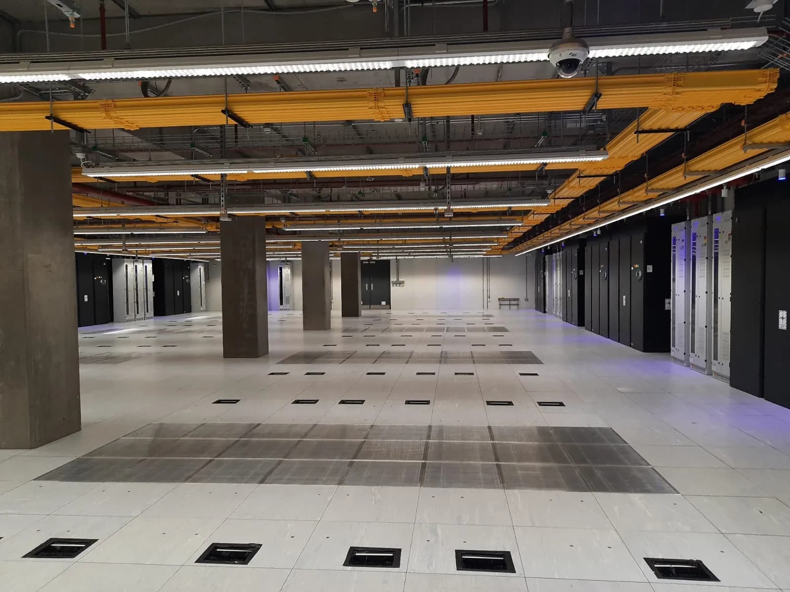 Equinix IL4 Veri Merkezi Elektromekanik Projesi